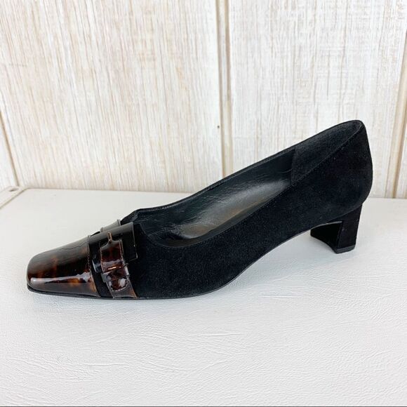 Stuart Weitzman Black Suede Low Heels Tortoise  Patent Toe Cap 8 Narrow - Picture 2 of 13